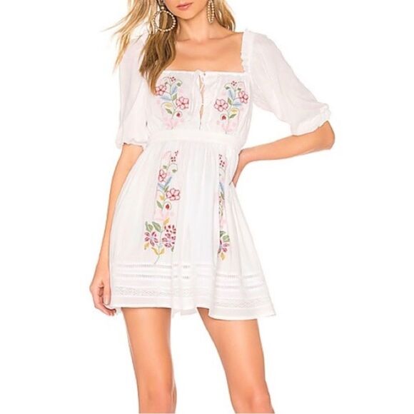 NWT Lovers + Friends Thatcher Dress XS White Embroidered Floral Mini - Picture 1 of 3